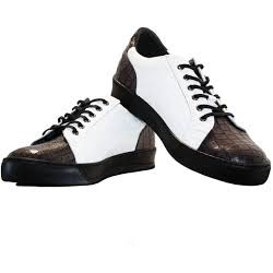 Calçat de cuir fet a mà