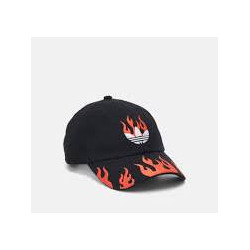 gorra adidas con fuego